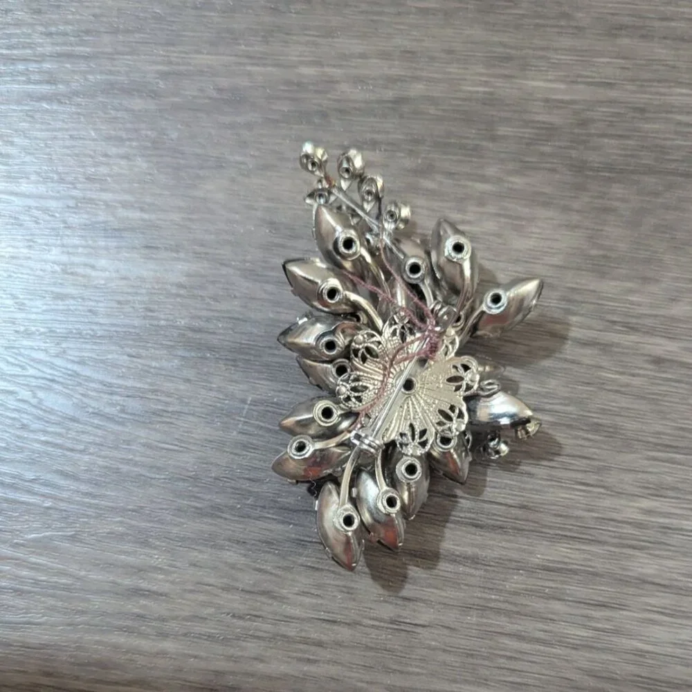 Vintage Smoky Gray Floral Rhinestone Brooch Pin Aurora Borealis Stone  Estate‎